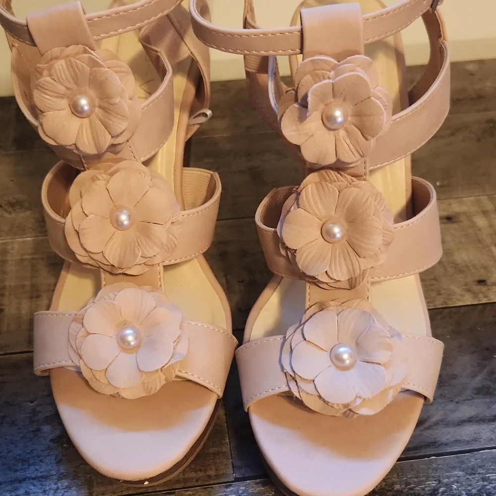 Blush Pink Wedges - Picture 4 of 6